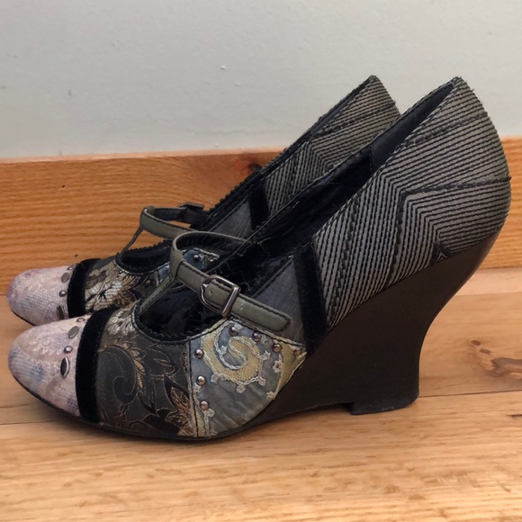 Kenzie unique heels with fun details - Sz 6.5